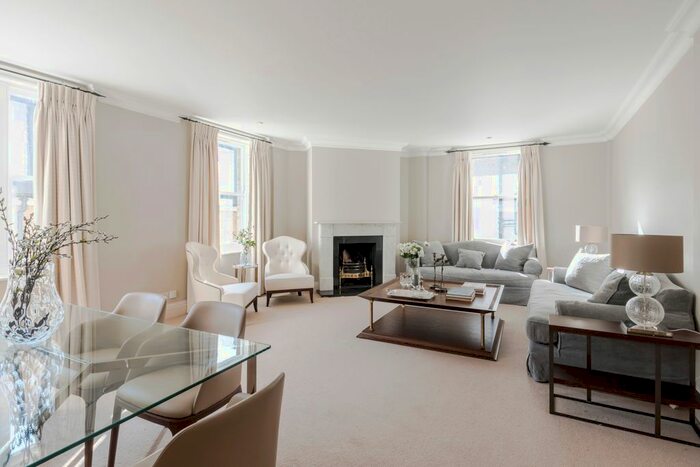 3 Bedroom Flat To Rent In Bryanston Square, London, W1H