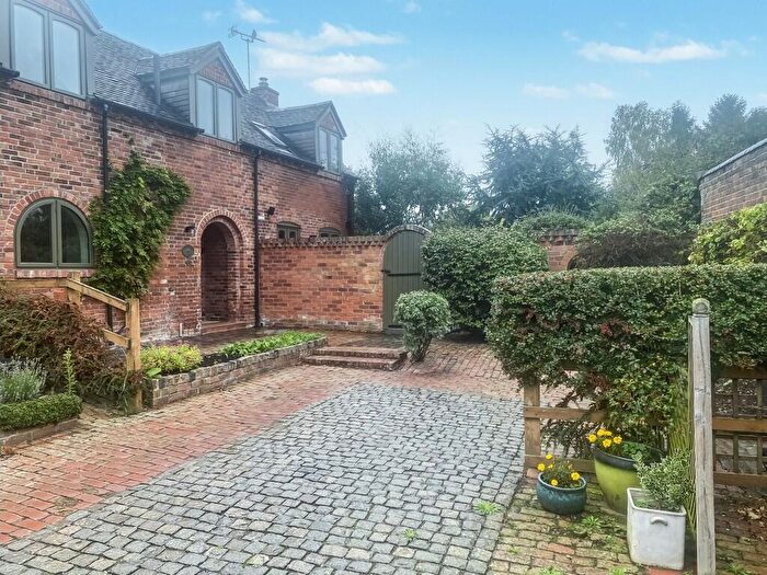 3 Bedroom Barn Conversion For Sale In Brookside, Rolleston-on-Dove, DE13