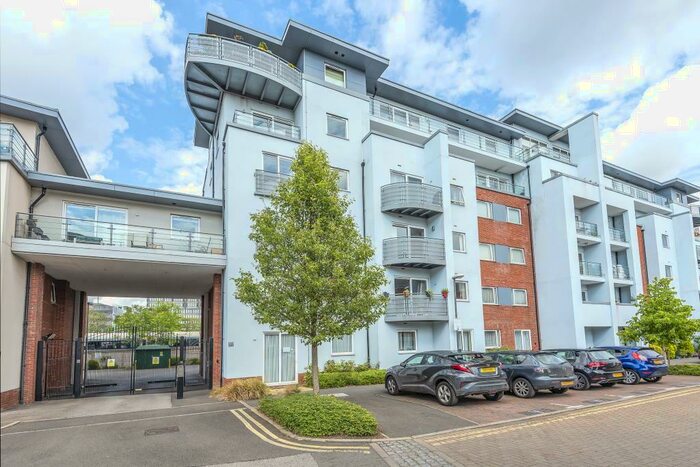 3 Bedroom Apartment To Rent In Stanton House, Aylesbury, HP21