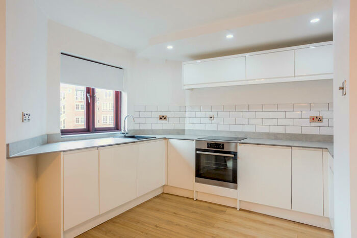 1 Bedroom Apartment To Rent In The Heyes, Gloucester Green, Oxford, OX1