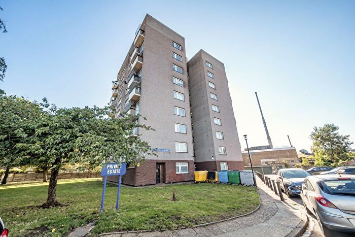 2 Bedroom Flat For Sale In Becton Place, Erith, DA8