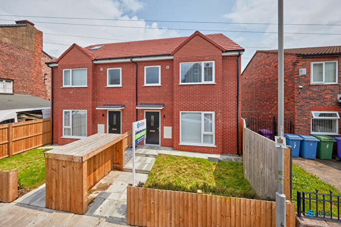 4 Bedroom Semi-Detached House For Sale In Holland Street, Kensington, L7