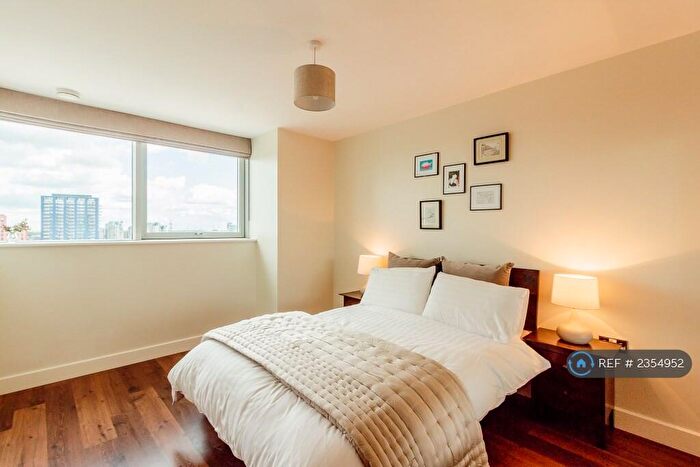 2 Bedroom Flat To Rent In Blackwall Way, London, E14