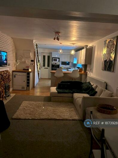 2 Bedroom Terraced House To Rent In Hillcroft, Portslade, BN41