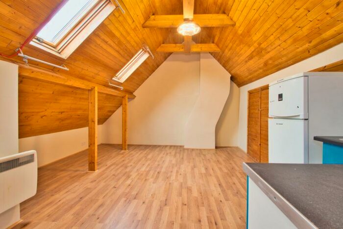 Flat To Rent In Dominion Parade, Station Road, Harrow, HA1