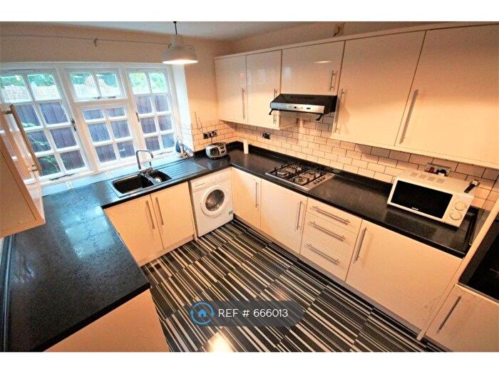 3 Bedroom Terraced House To Rent In St. Laurence Mews, Northfield, Birmingham, B31