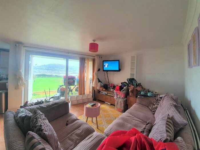 2 Bedroom Flat To Rent In Bitton Park Road, Teignmouth, TQ14
