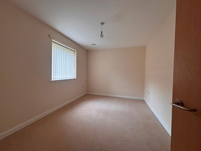 2 Bedroom Flat To Rent In Raleigh Street, Walsall, WS2