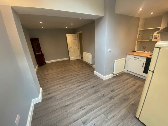 1 Bedroom Flat To Rent In Grantham Road, Brighton, BN1