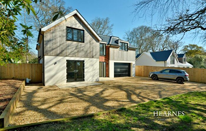 4 Bedroom Detached House For Sale In Northleigh Lane, Wimborne, BH21