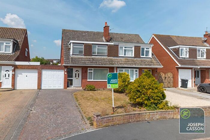 3 Bedroom Semi-Detached House For Sale In Tetton Close, Bridgwater, TA6