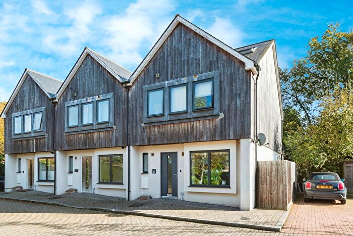 4 Bedroom End Of Terrace House For Sale In Brighton Road, Handcross, Haywards Heath, RH17