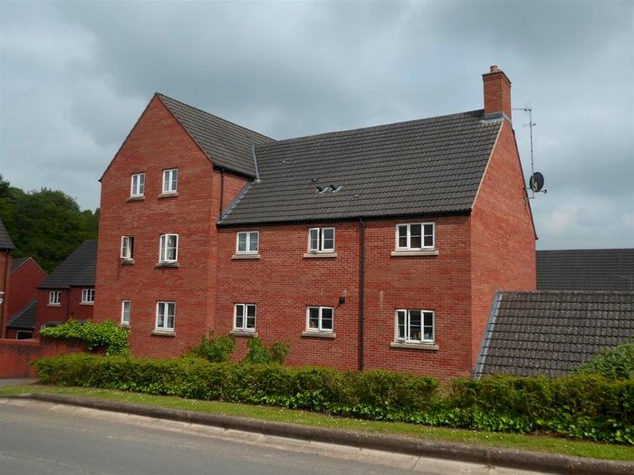 2 Bedroom Flat To Rent In Forge Road, Dursley, GL11