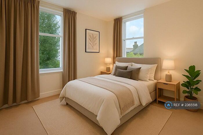 2 Bedroom Flat To Rent In Carriagehill Drive, Paisley, PA2