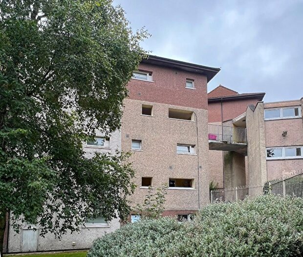 2 Bedroom Flat To Rent In Speckled Wood Court, Whitfield, Dundee, DD4