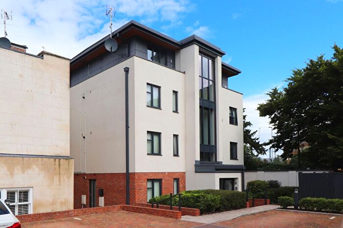 2 Bedroom Flat To Rent In Southgate Street, Albion Apartments, GL1