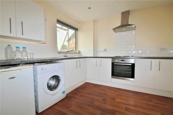 2 Bedroom Flat To Rent In Station Road, Addlestone, Surrey, KT15