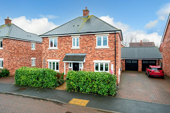 4 Bedroom Detached House For Sale In Tun Furlong, Pitstone, LU7