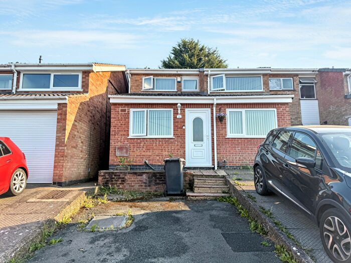 3 Bedroom End Of Terrace House For Sale In Hudson Close, Leicester, Leicester City, LE3