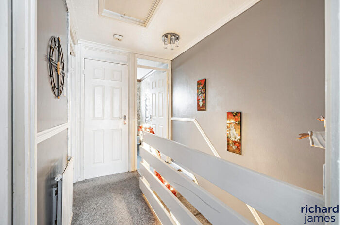 3 Bedroom End Of Terrace House For Sale In Eliot Close, Liden, SN3