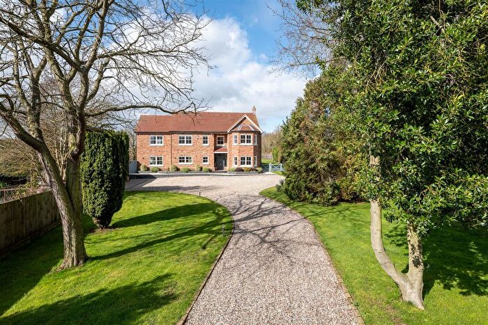 5 Bedroom Detached House For Sale In Cleat Hill, Bedford, MK41