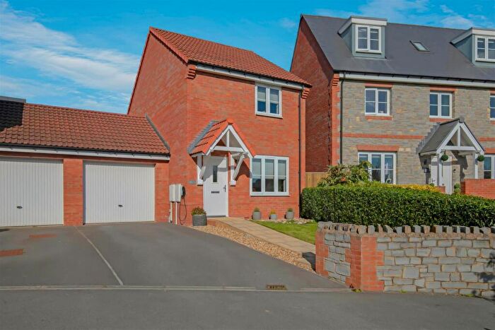 2 Bedroom Detached House For Sale In Alexander Road, Keynsham, BS31