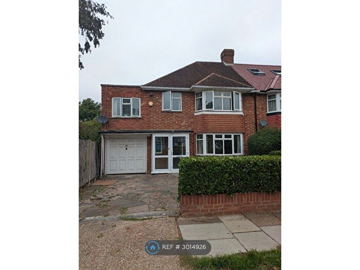 4 Bedroom Semi-detached House To Rent In Warrender Way, Ruislip, HA4