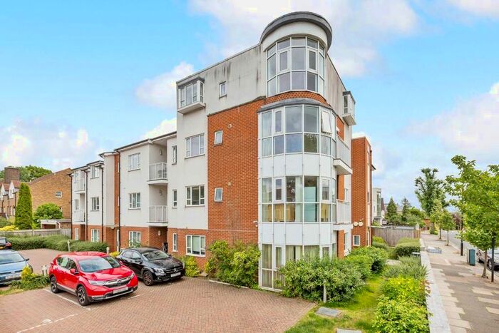 2 Bedroom Flat To Rent In Hillcrest Road, London, W5