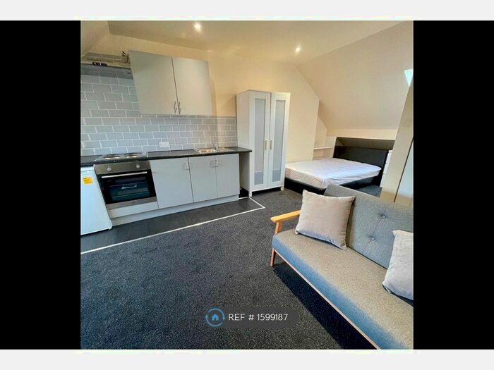 1 Bedroom Flat To Rent In Landseer Avenue, Leeds, LS13