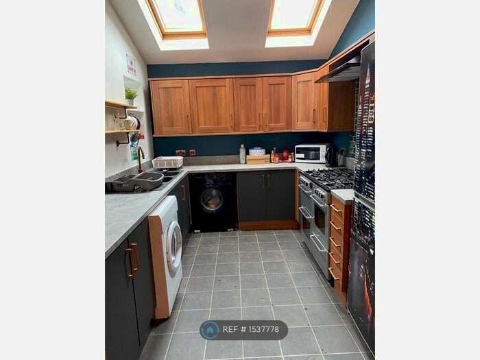 9 Bedroom Terraced House To Rent In Balmoral Road, Manchester, M14