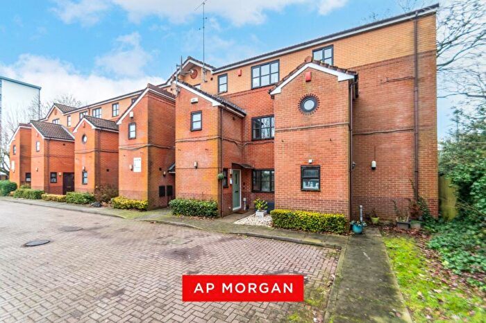 3 Bedroom Duplex For Sale In Gildas Avenue, Birmingham, West Midlands, B38