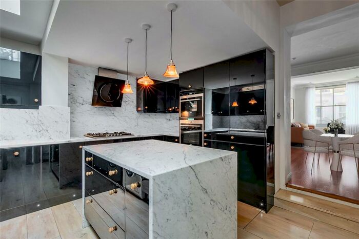 4 Bedroom Terraced House To Rent In Slaidburn Street, Chelsea, London, SW10