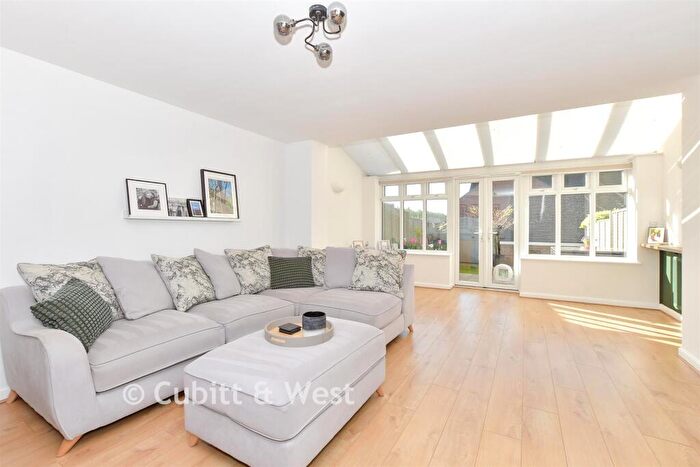 4 Bedroom Terraced House For Sale In Ashurst Way, East Grinstead, West Sussex, RH19