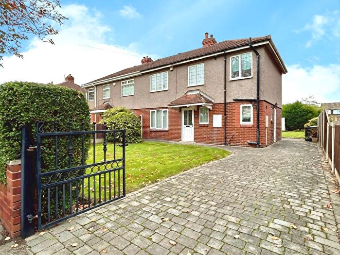 3 Bedroom Semi-Detached House For Sale In Houghton Road, Thurnscoe, S63