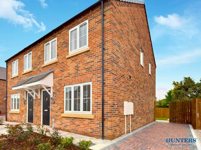 3 Bedroom Property To Rent In Roman Drive, Pocklington, York, YO42