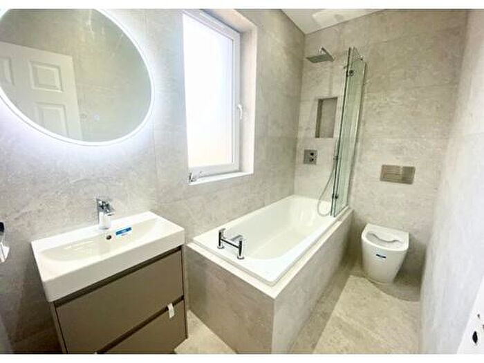 3 Bedroom Flat To Rent In Stobhill Road, Springburn, G21