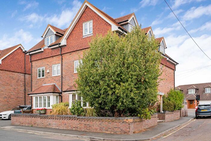 4 Bedroom Semi-Detached House For Sale In Upper South View, Farnham, Surrey, GU9
