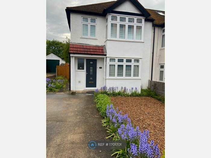 3 Bedroom Semi-Detached House To Rent In Chalk Road, Kent, DA12