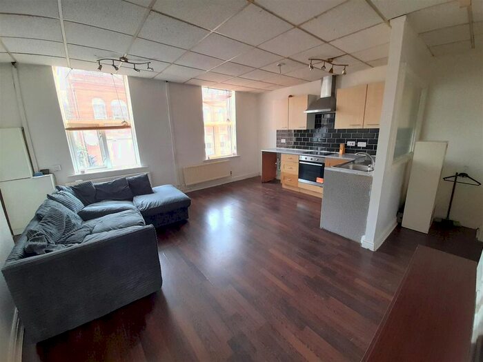 3 Bedroom Flat To Rent In Liverpool Road, Eccles, Manchester, M30