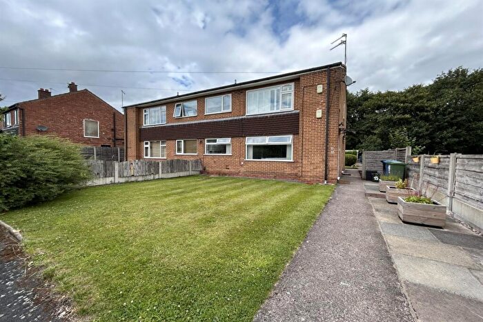 2 Bedroom Apartment To Rent In Stapleford Close, Sale, M33