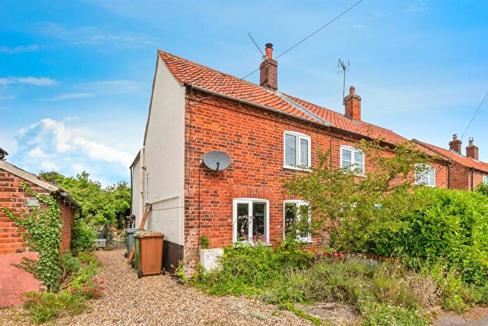 2 Bedroom Character Property For Sale In Cawston Road, Aylsham, Norwich, NR11