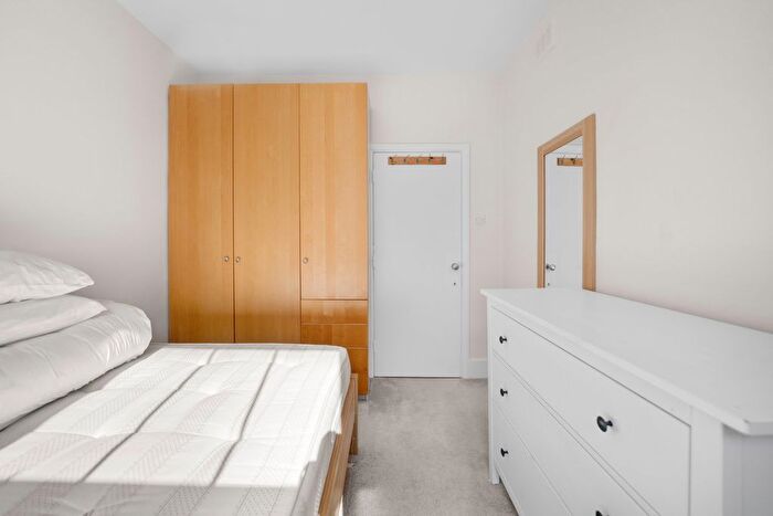 1 Bedroom Flat To Rent In Pollard House, Northdown Street, N1