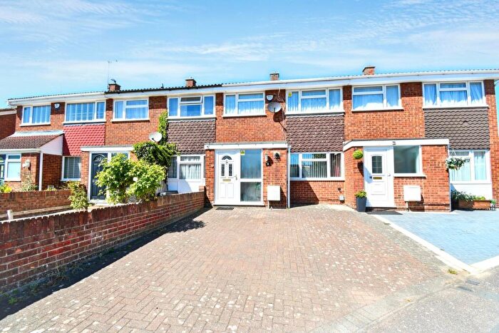 3 Bedroom Terraced House For Sale In Rosedale Way, Kempston, Bedford, MK42