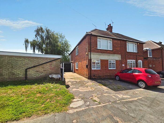 3 Bedroom Maisonette To Rent In St. Nicholas Close, Witham, CM8