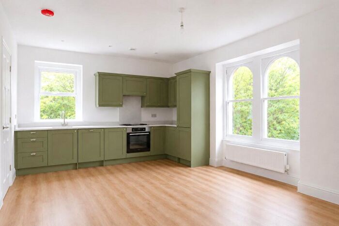 2 Bedroom Apartment For Sale In Chertsey Road, Bristol, BS6