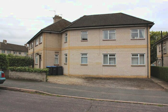 8 Bedroom Semi-Detached House To Rent In Larchwood Drive, Englefield Green, Egham TW20