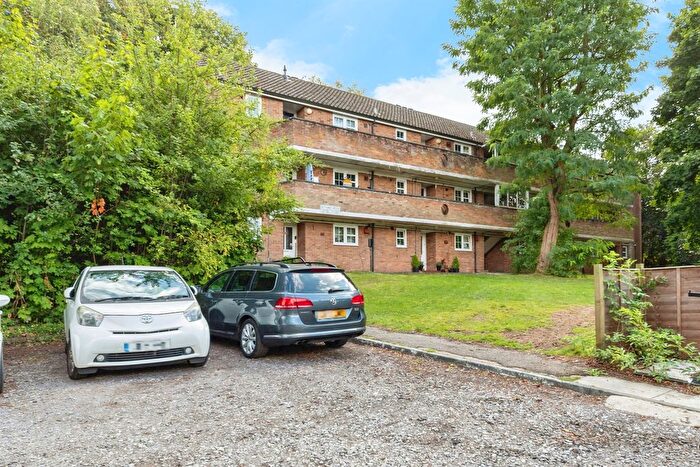 1 Bedroom Flat For Sale In Haldens, Welwyn Garden City, AL7