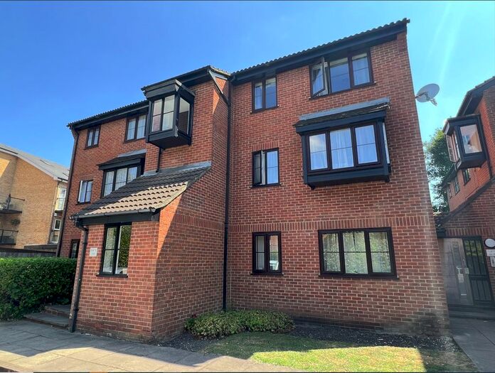 Studio To Rent In Tempsford Close, Enfield, EN2