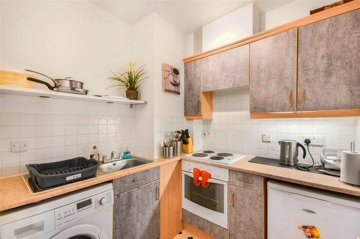 Studio To Rent In Newington Causeway, Elephant And Castle, SE1
