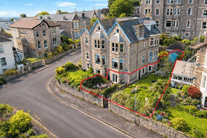 2 Bedroom Flat For Sale In Paragon Road, Weston-Super-Mare, BS23